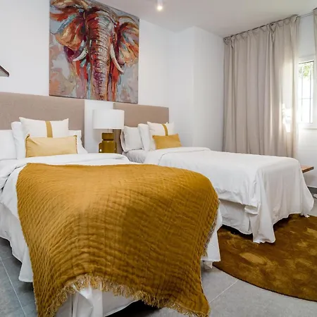 Ab3 - Spacious Home, Puerto Banus Апартаменты